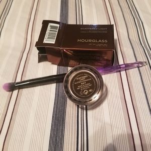 Loose eyeshadow  & brush